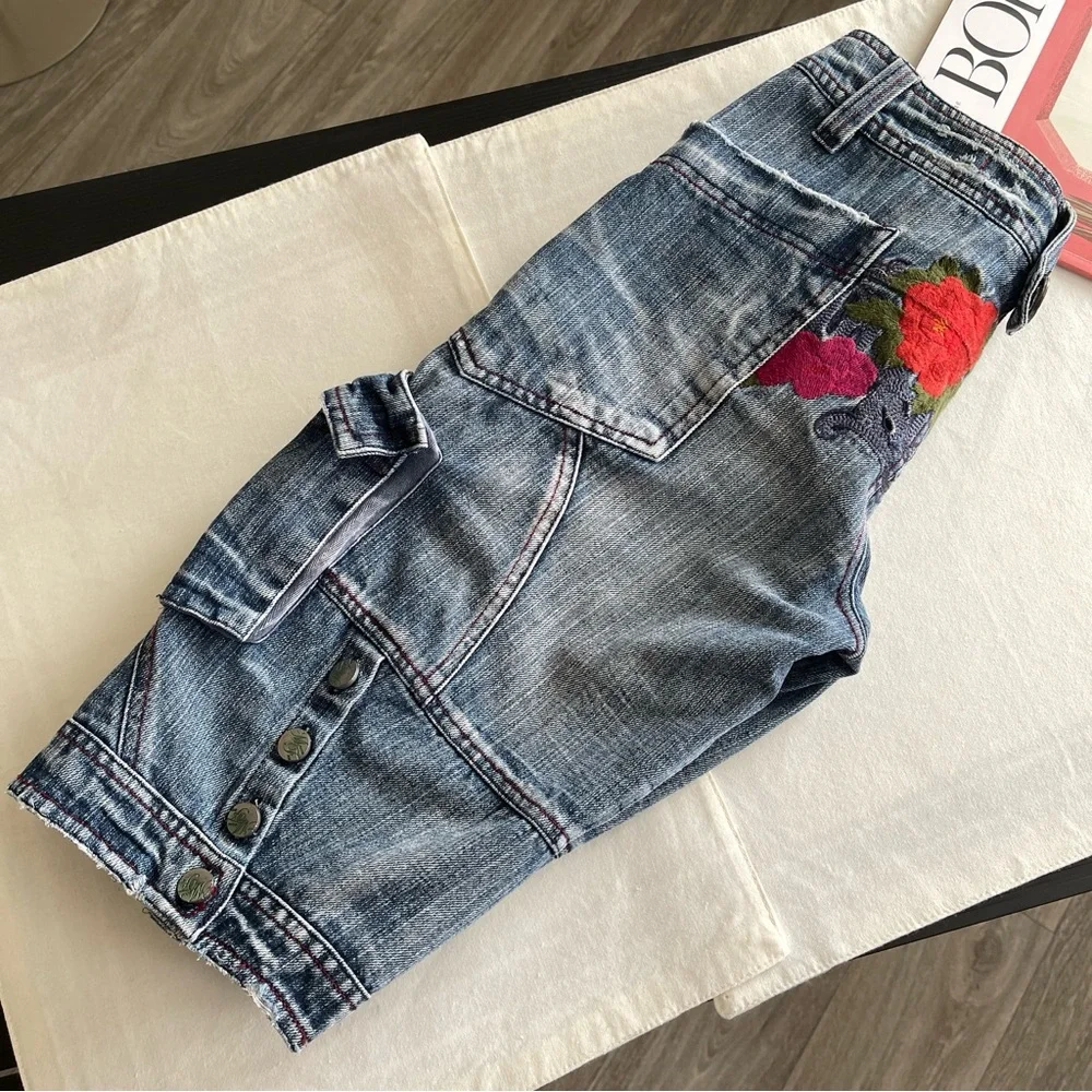 Blue Midi Denim Embroidery Pants Size: 28 - Picture 12 of 15